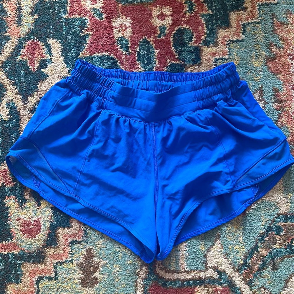 Lululemon Hotty Hot LR 2.5 Shorts